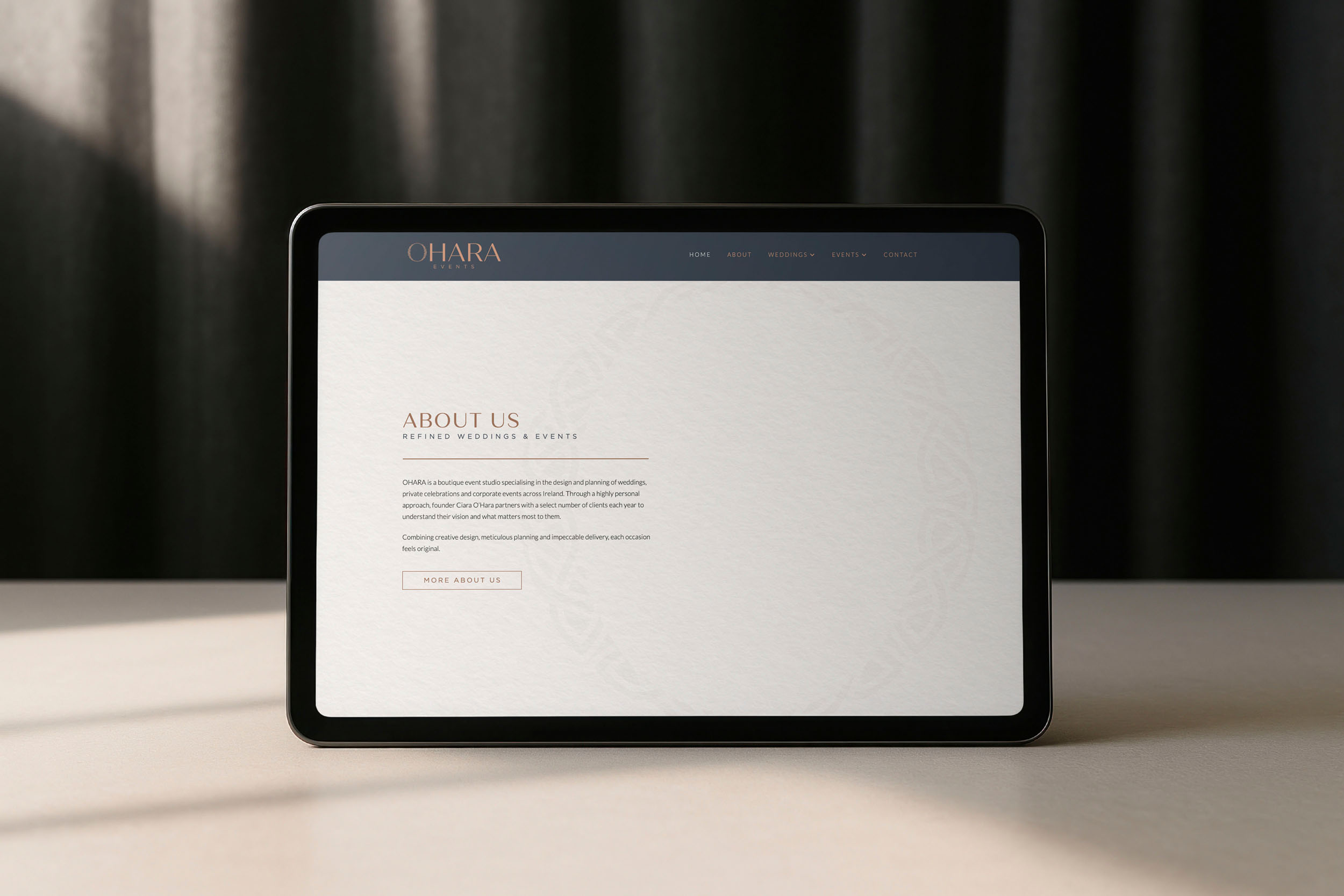 Tablet showcase table copy